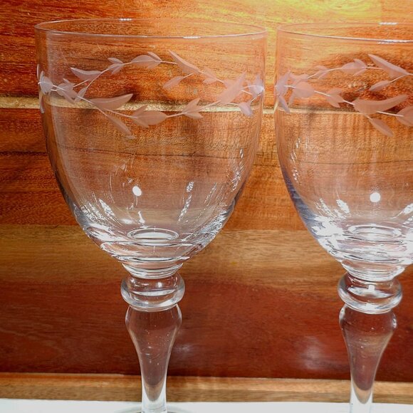 2 Etched Flower Buds Garland Goblets 8.5" oversized 20oz universal water glasses - Picture 3 of 7